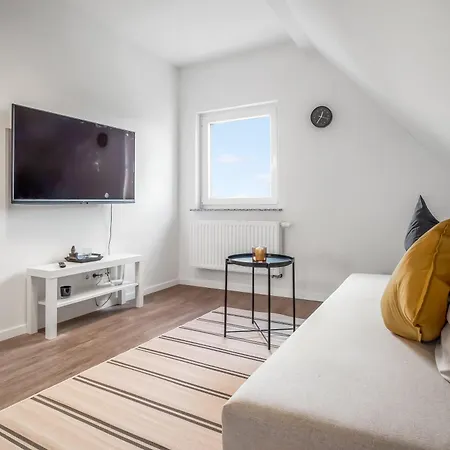Moderne - Naehe Messe / Flughafen Apartment