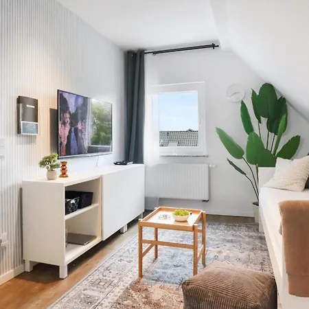 Moderne - Naehe Messe / Flughafen Apartment *