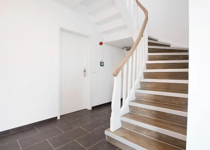 Moderne - Naehe Messe / Flughafen