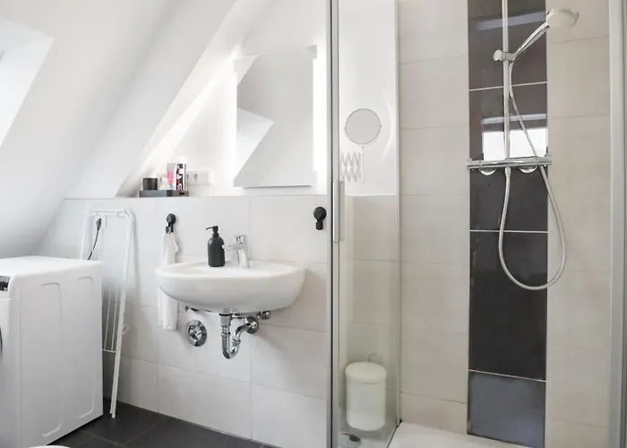 Moderne - Naehe Messe / Flughafen Lohmar