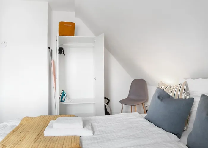 Moderne - Naehe Messe / Flughafen * Lohmar