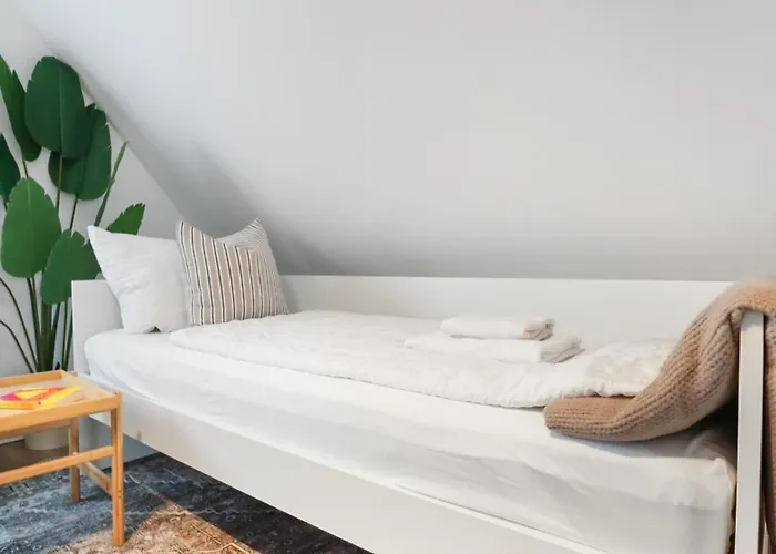 Moderne - Naehe Messe / Flughafen * Lohmar